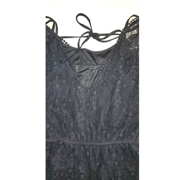 Almost Famous Black Lace Lined Sleeveless Romper Sz S - Picture 5 of 8